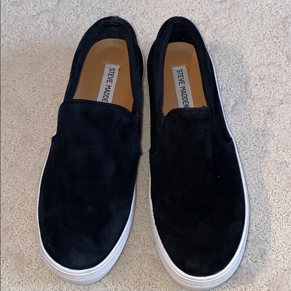 Steve Madden Black slip ons
